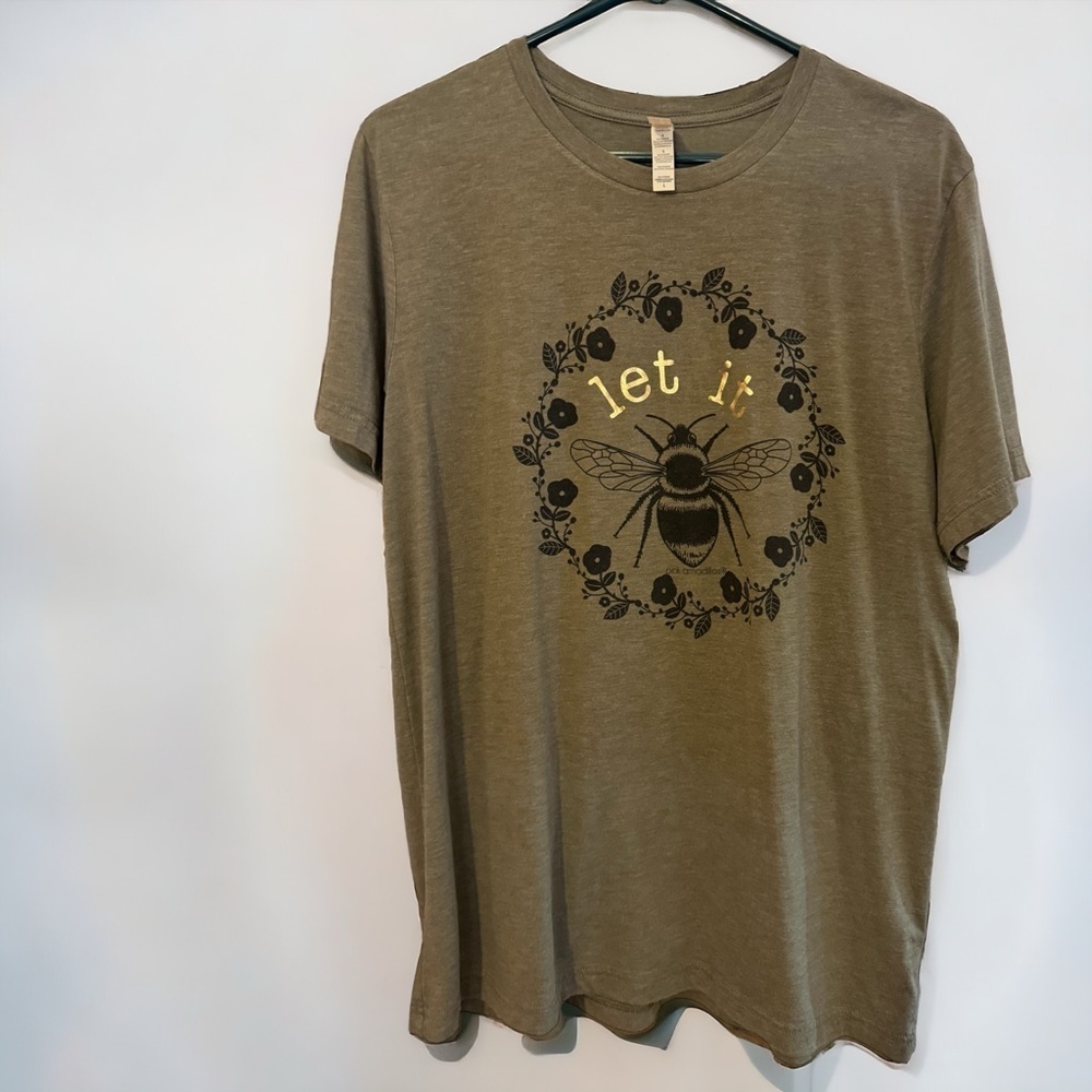 NWOT Pink Armadillos Let It Bee Bella Canvas Tee Large - Picture 2 of 6